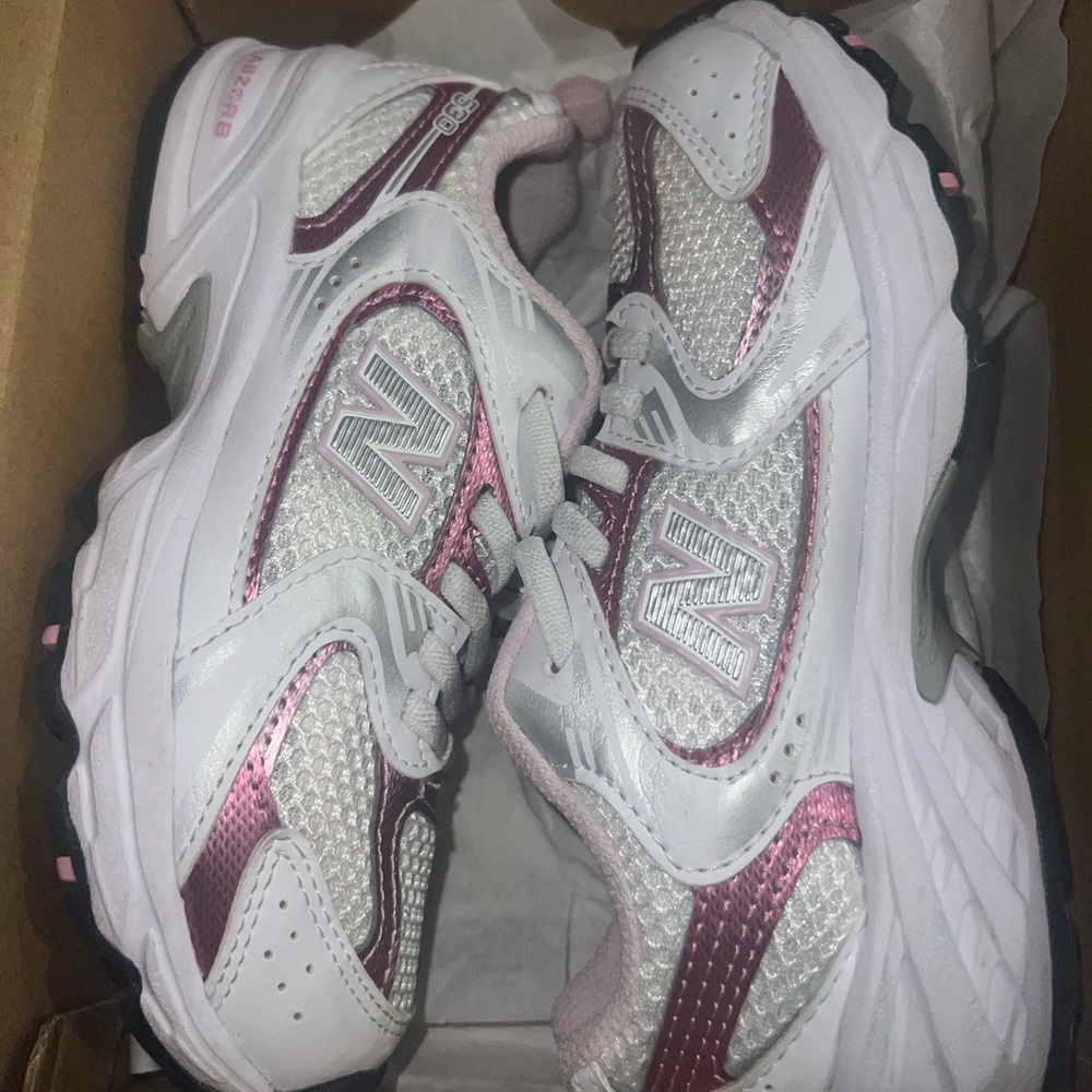 New Balance White and Pink Sneakers